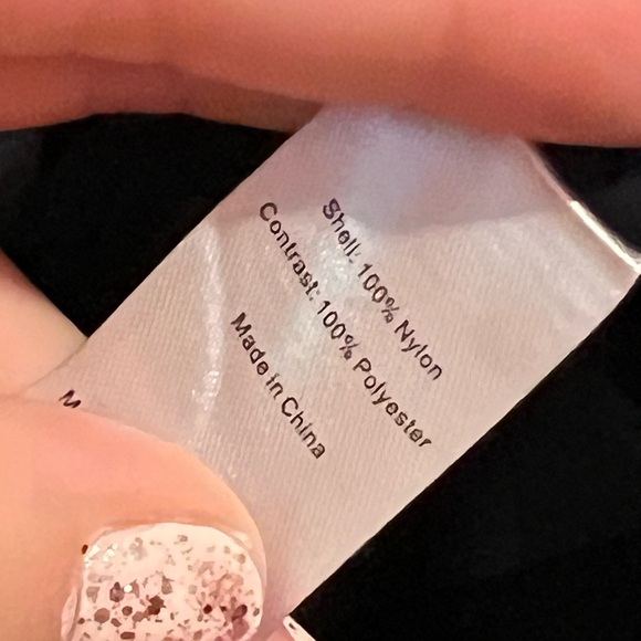 #9 BCBG MAXAZRIA • DETAILED BLOUSE - Picture 5 of 5